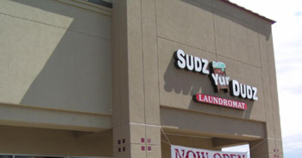 Sudz Yur Dudz Exterior