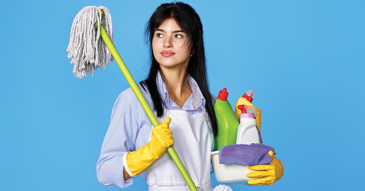 Adopting a Proactive Store-Cleaning Policy