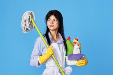 Adopting a Proactive Store-Cleaning Policy